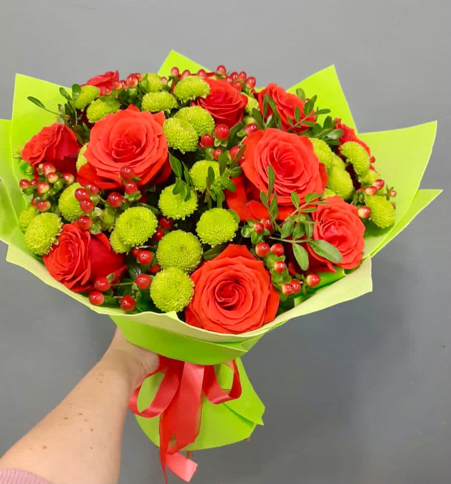 Букет цветов из: Хризантемы и Розы в Прогресс