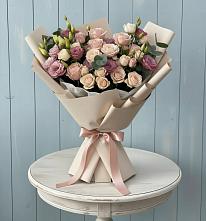 Букет цветов из:  Розы и Лизиантусы в Прогресс