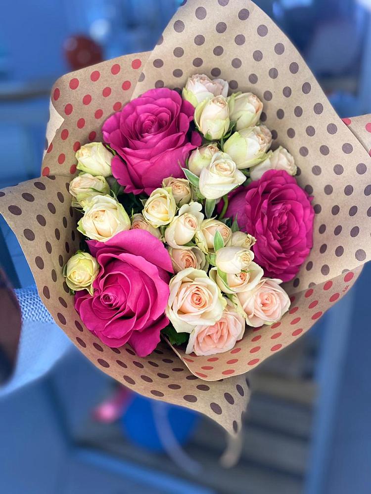 Букет цветов из: Розы в Прогресс