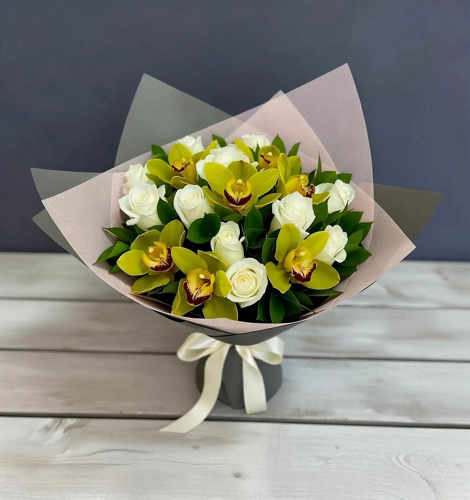 Букет цветов из: Орхидеи и Розы в Прогресс