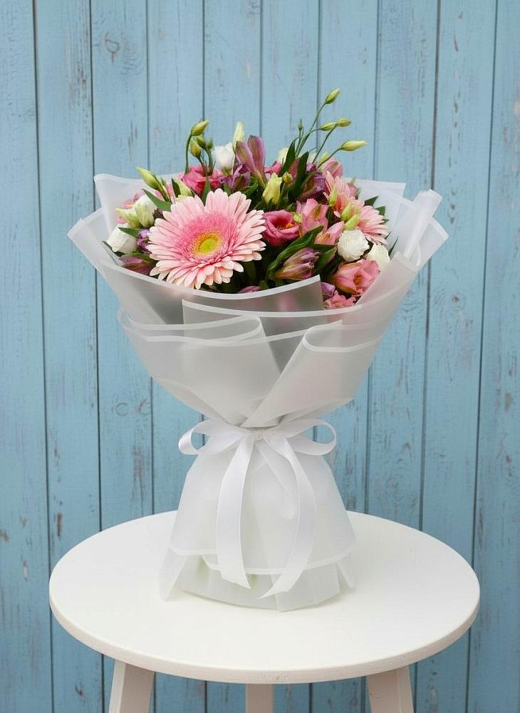 Букет цветов из: Герберы, Альстромерии и Лизиантусы в Прогресс