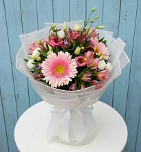 Букет цветов из:  Герберы, Альстромерии и Лизиантусы в Прогресс