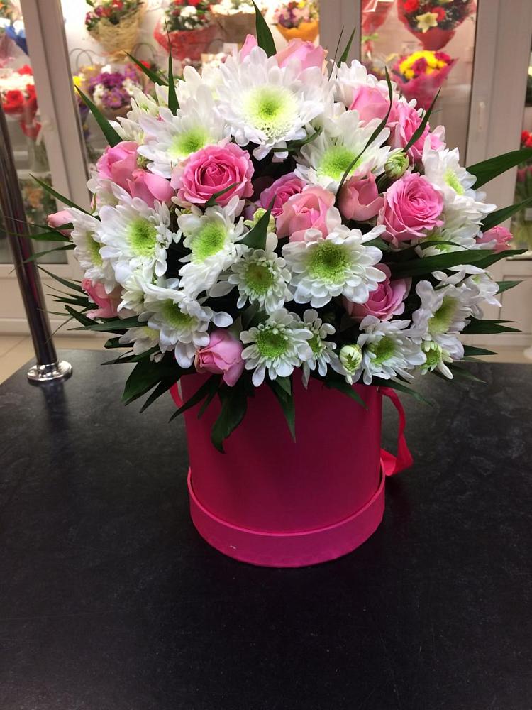 Цветочная композиция из Розы и Хризантемы в шляпной коробке в Прогресс