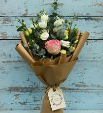 Букет цветов из:  Розы и Лизиантусы в Прогресс